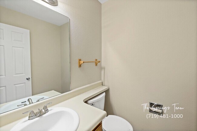 Building Photo - 3BD Condo in Gated Community  - Security Deposit Waiver Available