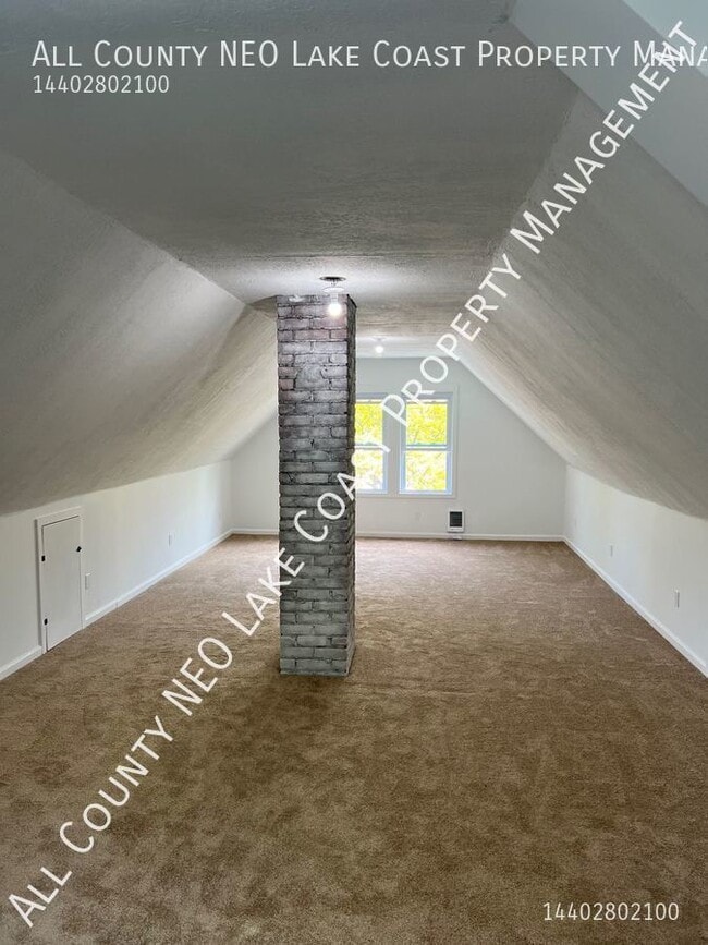 Building Photo - 2084 Dowd Ave