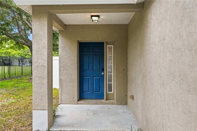 Building Photo - 10215 Lakeside Vista Dr