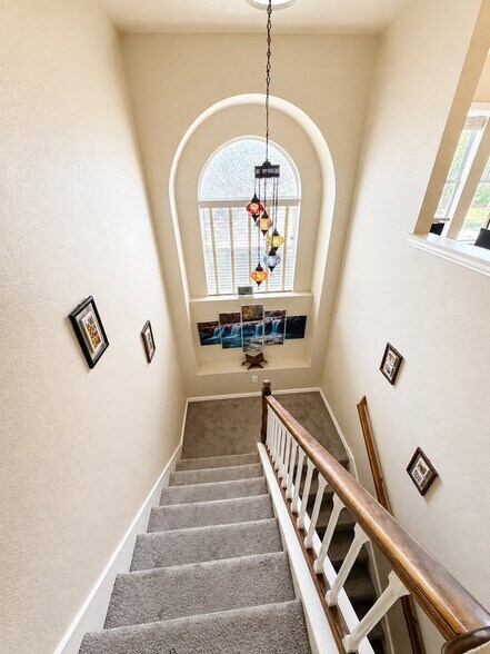 Building Photo - 814 Honey Hill Dr