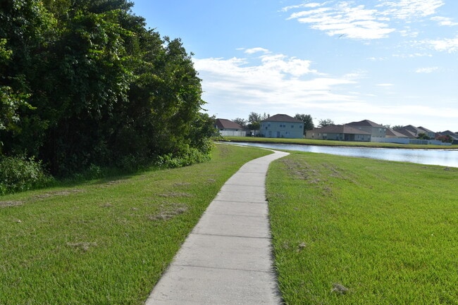 Building Photo - Quaint 3/2 Home with a Beautiful Covered F...