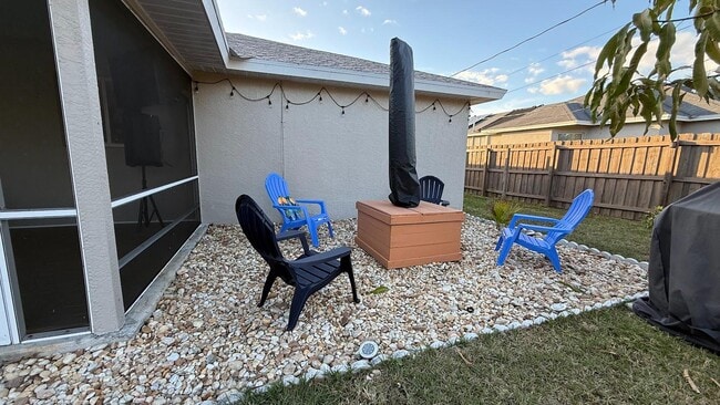 Building Photo - 3647 SW Ballweg St