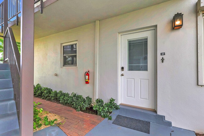 Building Photo - 3400 Gulf Shore Blvd N