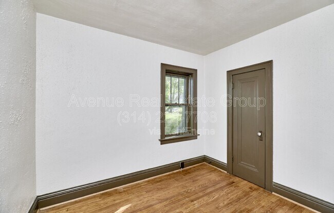 Building Photo - 5021 Ray Ave