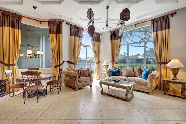 Building Photo - 9315 Via Classico W