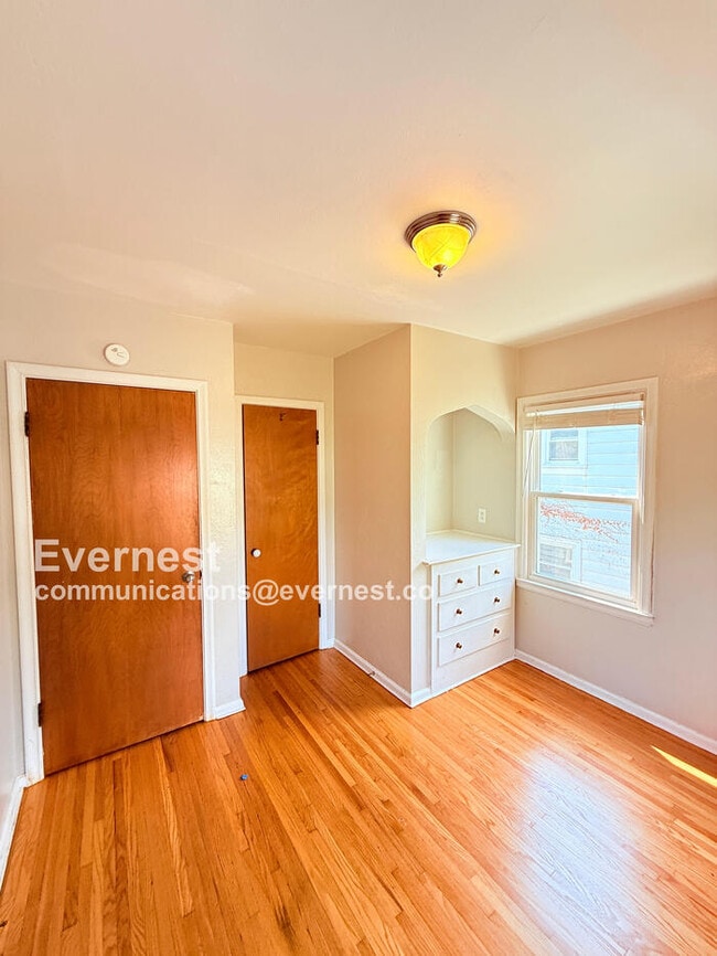 Building Photo - 3852 Wallwerth Dr