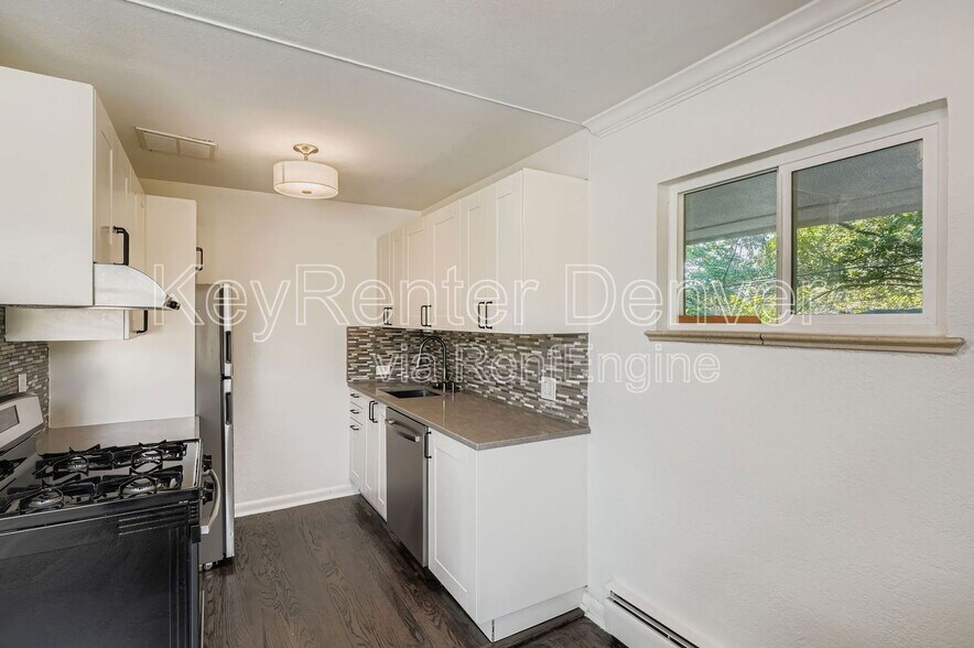 Building Photo - 23 N Clarkson St