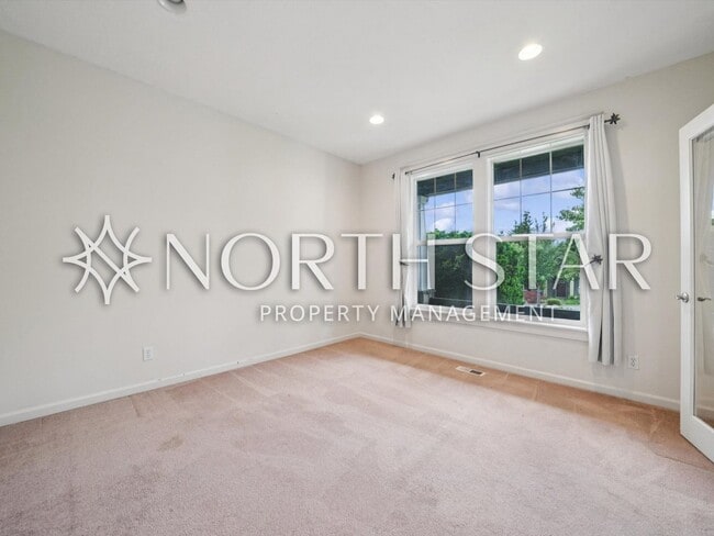 Building Photo - Move-In Ready Craftsman with Gourmet Kitchen, Bonus Room & Private Basketball Court