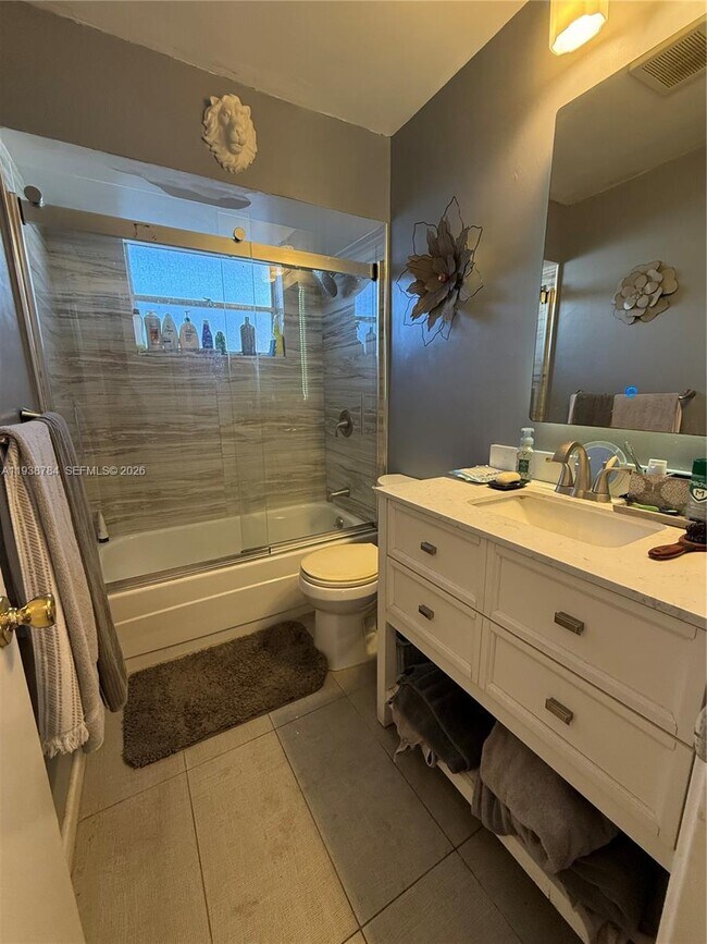 Building Photo - 500 NE 14th Ave