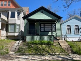 Building Photo - 128 E Lloyd St