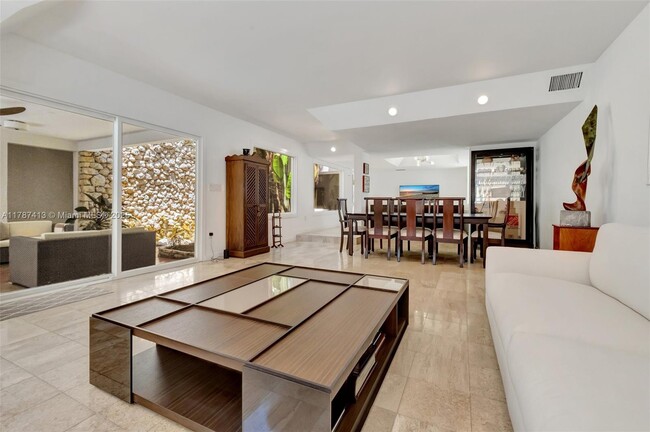 Building Photo - 4410 Brighton Pl