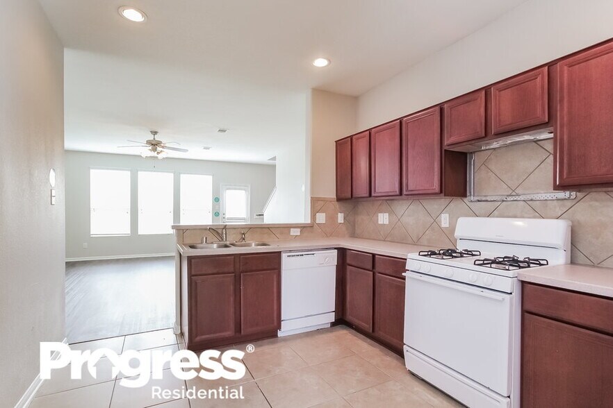 Building Photo - 17914 Seco Creek Ln