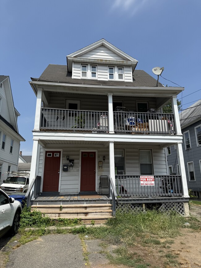 Primary Photo - 194 Parrott Ave