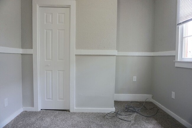 Building Photo - 3 BED | 2 BATH | PRIVATE PATIO | WALK TO FORSYTH
