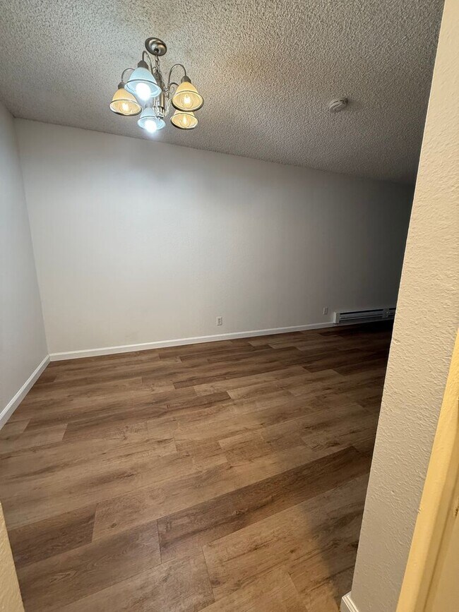 Building Photo - Spacious 2-bed 2-bath condo now available ...
