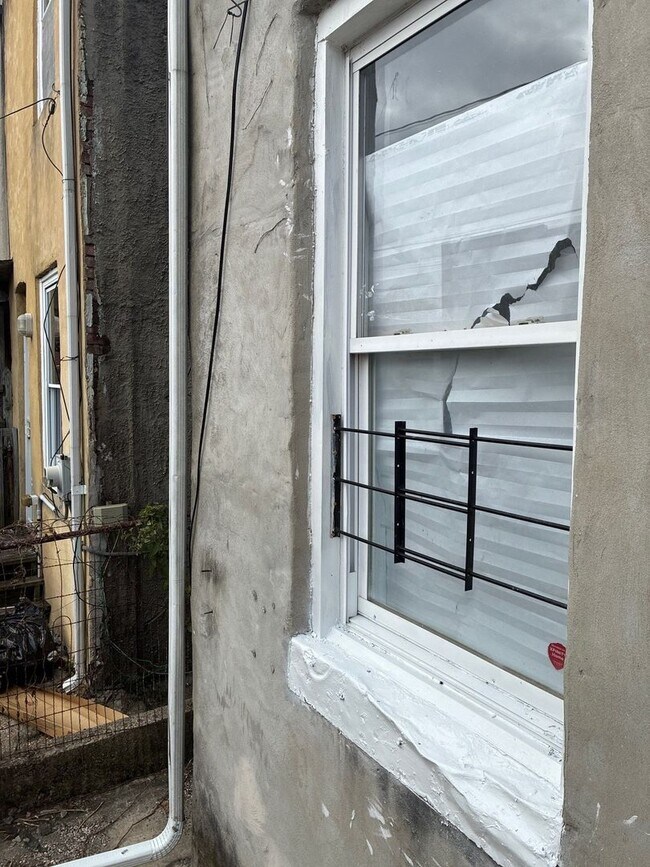 Building Photo - 1633 Westwood Ave