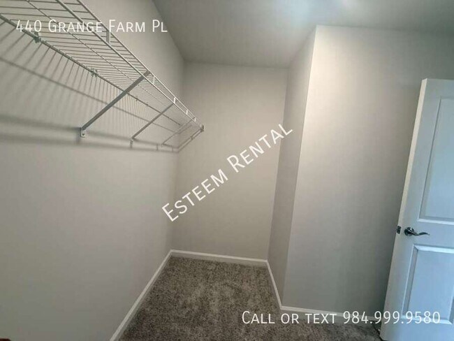 Building Photo - 440 Grange Farm Pl