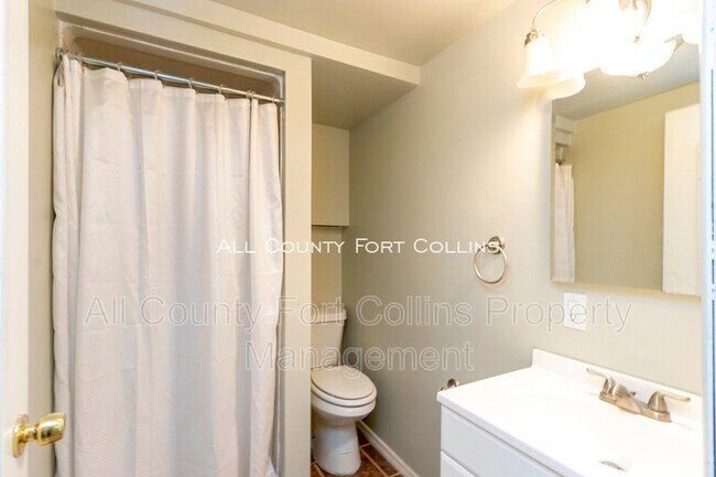 Building Photo - 412 Skyway Dr
