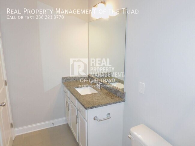 Building Photo - 6826 Magnolia Pk Ct