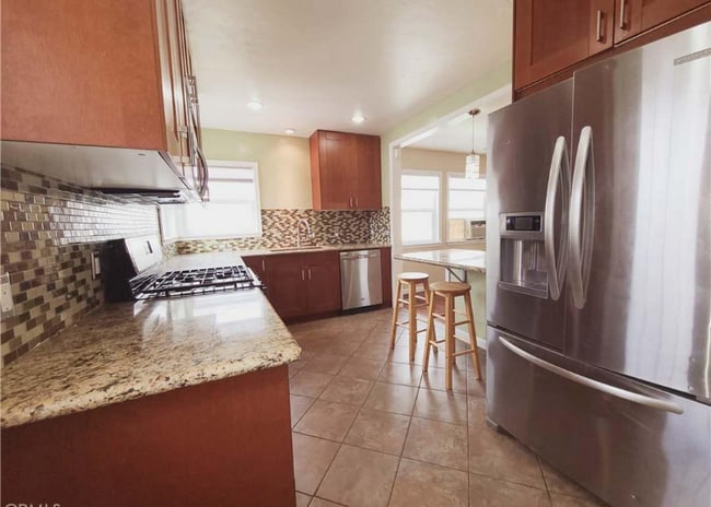 Building Photo - 6129 Myrtle Avenue