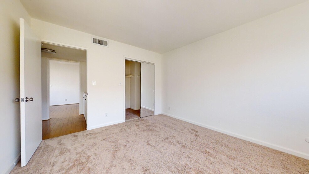 Building Photo - 20235 Cohasset St