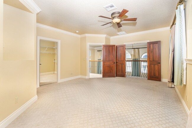 Building Photo - 3 Story Condo on Riverside Drive in Port O...
