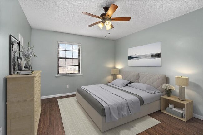 Building Photo - 618 E Johnston St