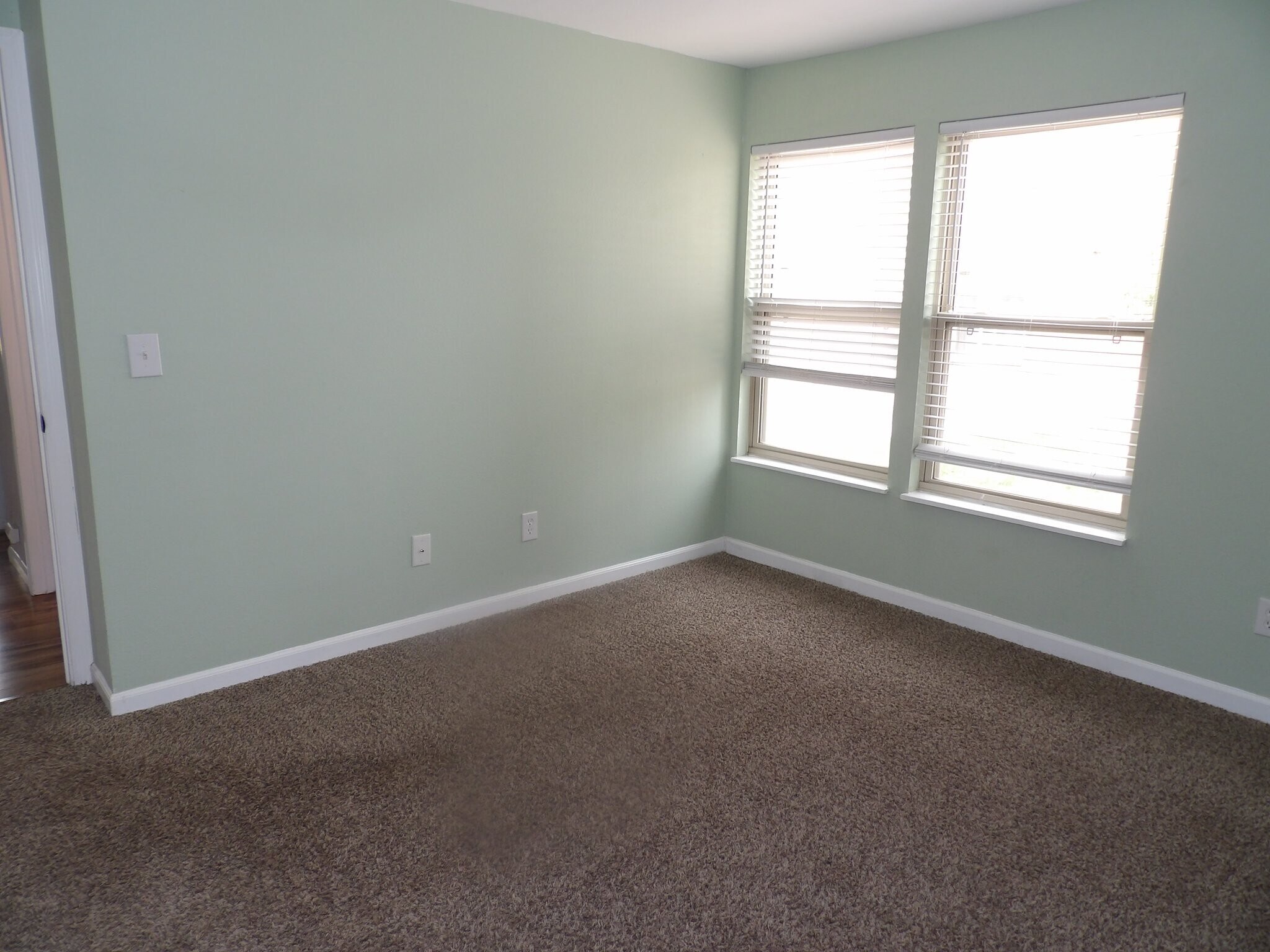 Building Photo - 128 W Rockrimmon Blvd