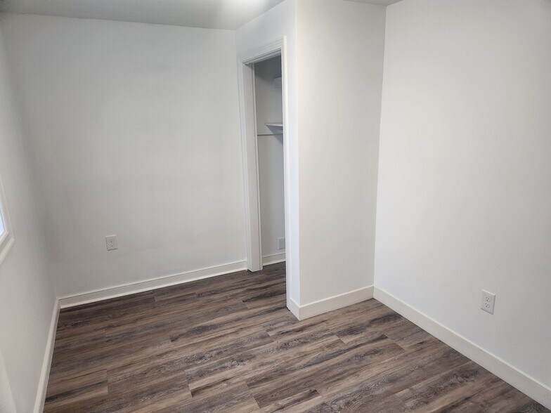 Building Photo - 13 Bridle Path