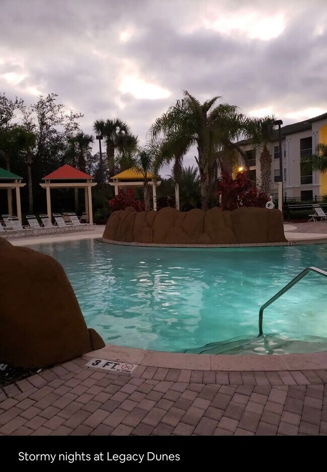 Building Photo - 2 Bedroom Condo For Rent in Kissimmee in L...