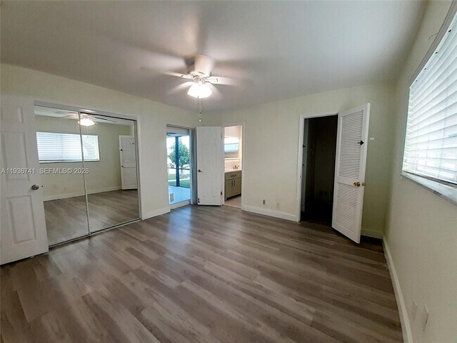 Building Photo - 2109 N Park Rd