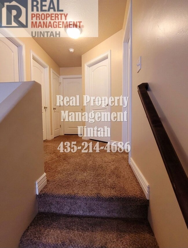 Building Photo - Beautiful 3 bed 2.5 bath Split Mountain Condo.