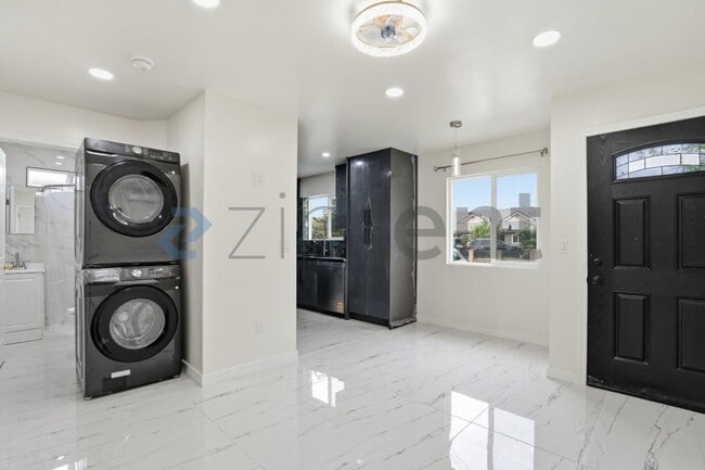 Building Photo - 17406 Horst Ave