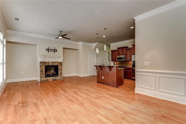 Building Photo - 10424 Park Walk Point