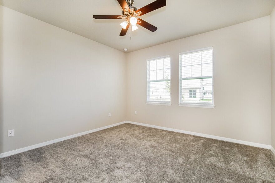 Building Photo - 2275 Raven Rdg Dr