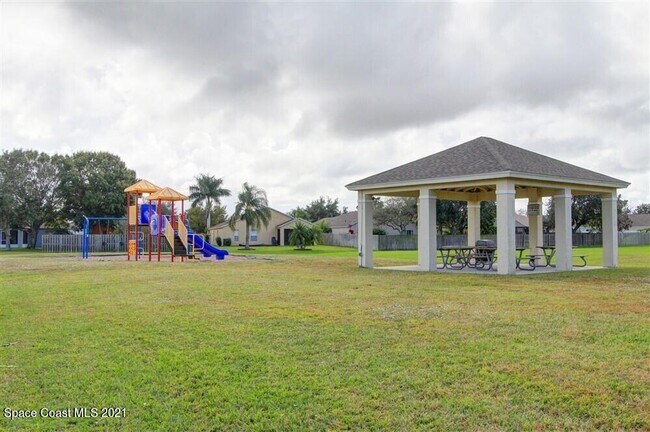 Building Photo - 680 Wickham Lakes Dr
