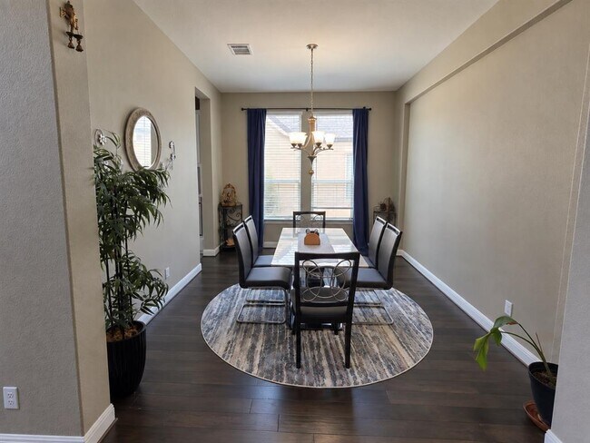Building Photo - 1408 Saddlespur Ln