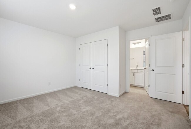 Building Photo - Brand-New Townhome in the University area at Senata at Research Park!