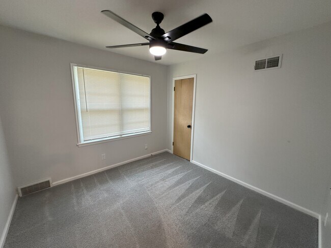 Bedroom 2 - 5819 Blueridge St