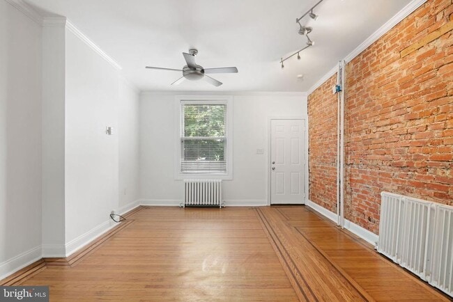 Building Photo - 3881 Manor St