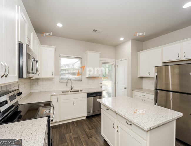 Building Photo - 3654 Madison St