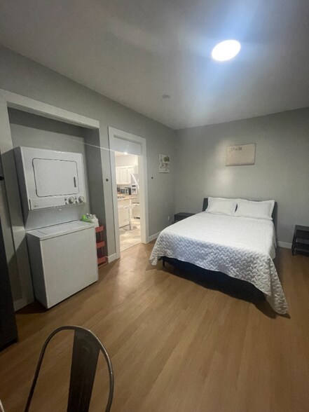 Building Photo - 4522 E Washington St