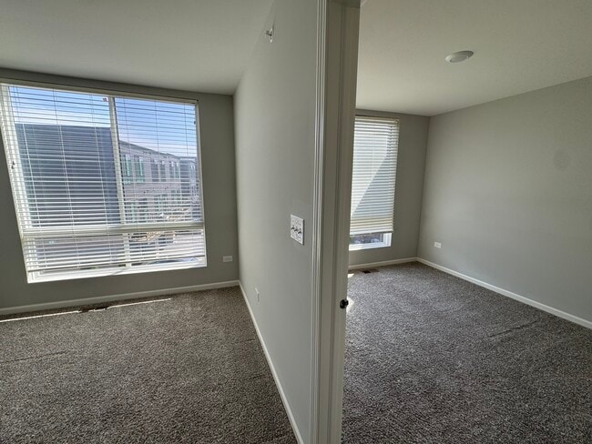 Building Photo - 2349 Parkside Dr