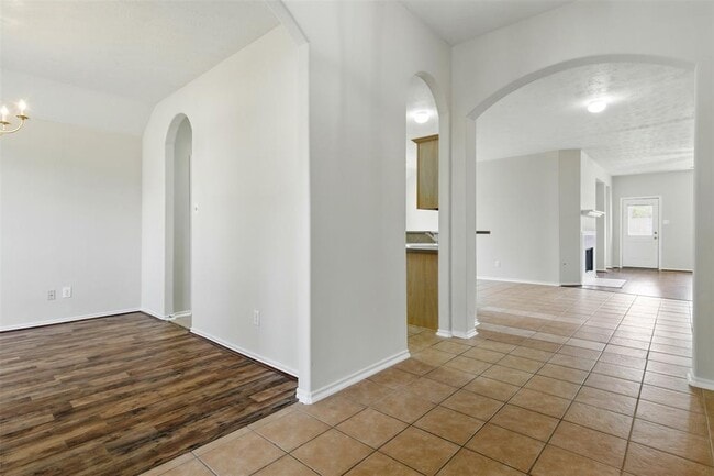 Building Photo - 4827 Claymill Ct