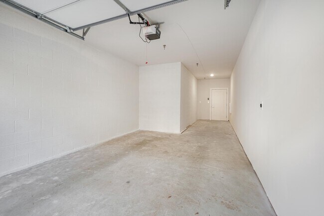 Building Photo - 23651 Havelock Walk Ter