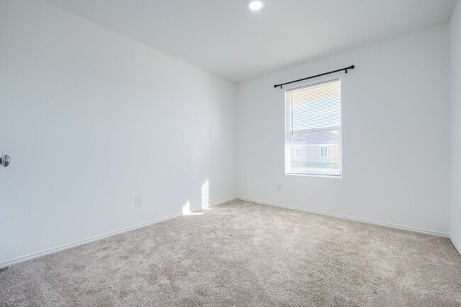 Building Photo - Well-Maintained Home in Princeton – Comfortable Living in a Growing Area