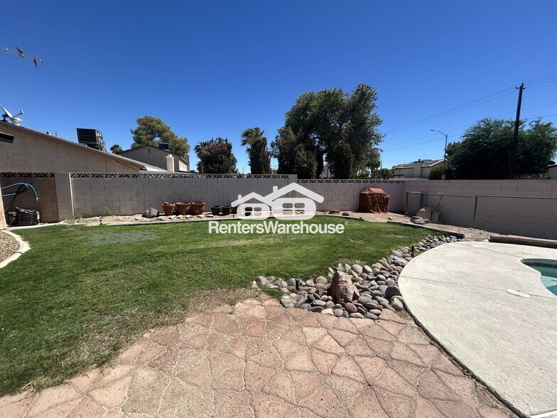 Building Photo - 3969 Green Leaf Dr