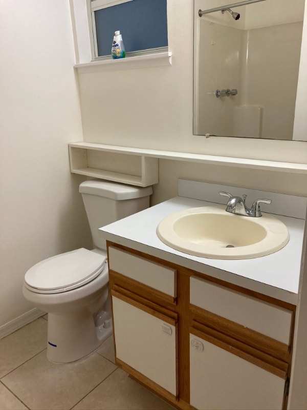 Building Photo - 1210 6th Dr