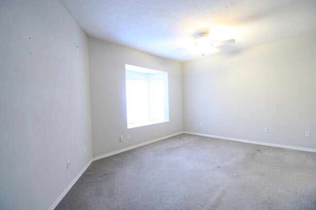 Building Photo - 4742 NW 79th Rd