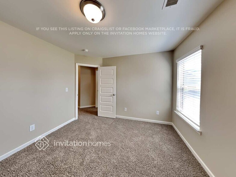 Building Photo - 2904 Warwick Ct